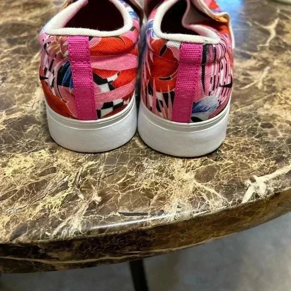 Nike colorful tropical pink/blue slip-on shoes size 8 - Picture 3 of 6